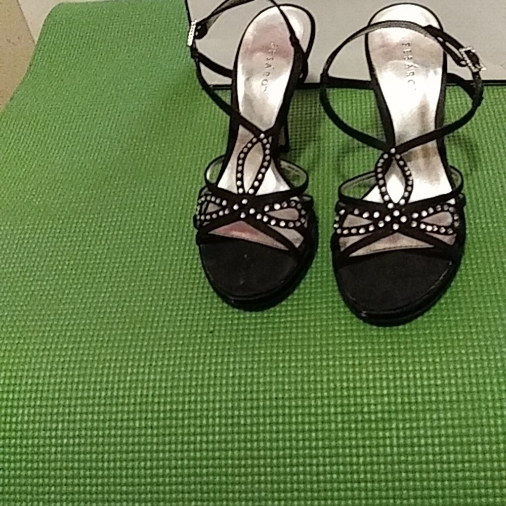 Woman shoes size 6